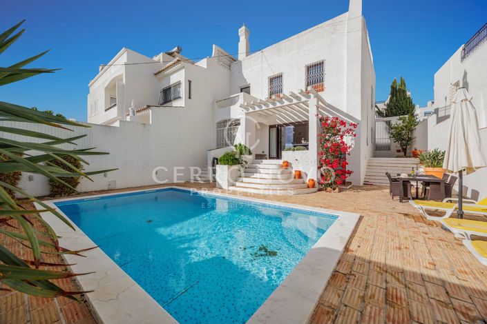 Image No.17-3 Bed Villa for sale
