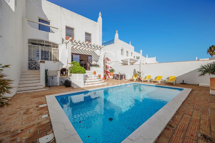 Image No.18-3 Bed Villa for sale