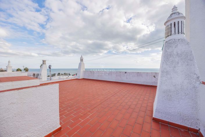 Image No.25-3 Bed Townhouse for sale