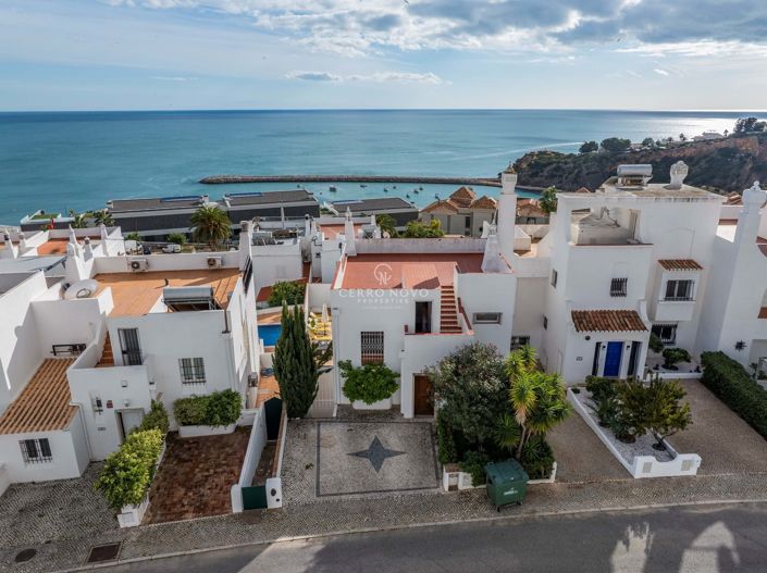 Image No.6-3 Bed Townhouse for sale