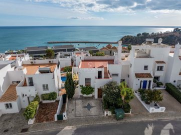 2419-350196-d4a7072701644bd18f6c9ffe77b802fa4