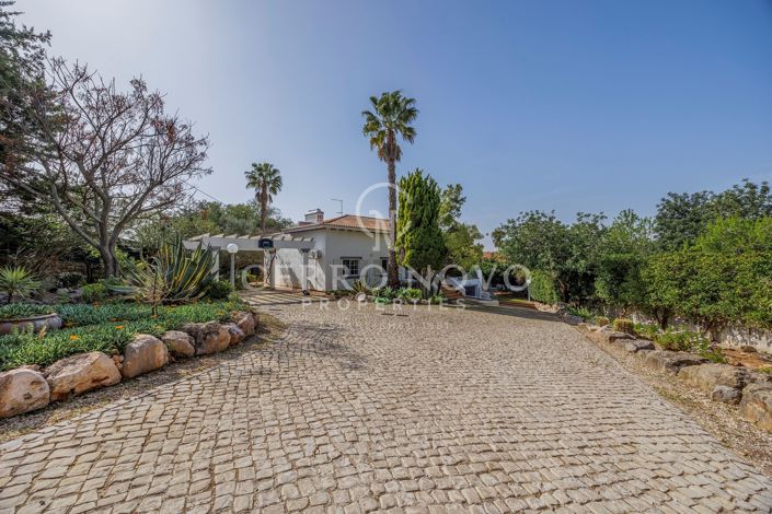 Image No.10-4 Bed Villa for sale