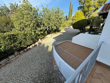 2419-364140-d4a7072701644bd18f6c9ffe77b802fa4