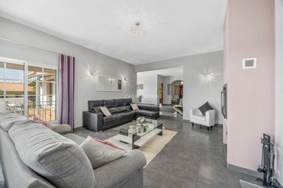 2419-364140-d4a7072701644bd18f6c9ffe77b802fa4