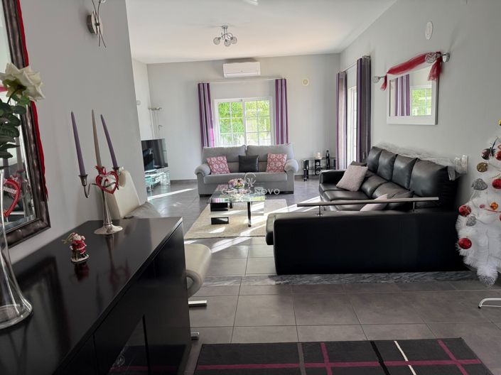 Image No.2-4 Bed Villa for sale