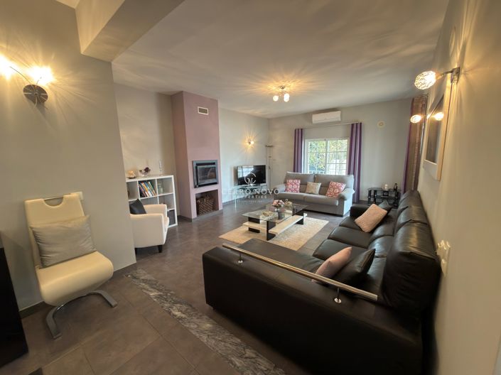 Image No.2-4 Bed Villa for sale