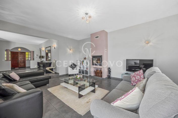 Image No.2-4 Bed Villa for sale