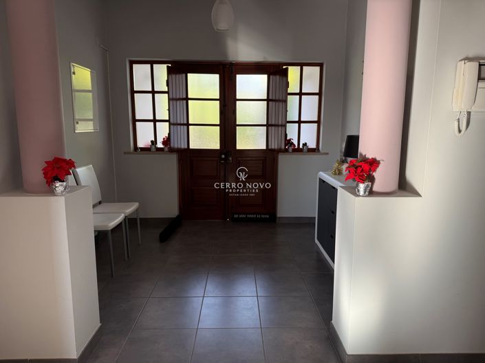 Image No.3-4 Bed Villa for sale