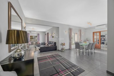 2419-364140-d4a7072701644bd18f6c9ffe77b802fa4