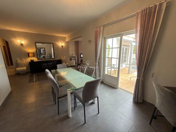 2419-364140-d4a7072701644bd18f6c9ffe77b802fa4