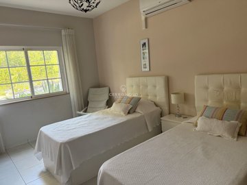 2419-364140-d4a7072701644bd18f6c9ffe77b802fa4