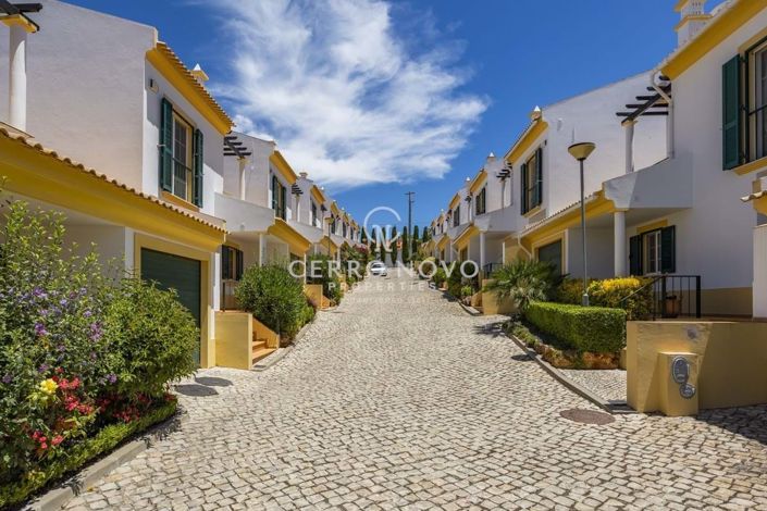 Image No.17-3 Bed Villa for sale