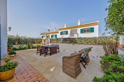 2419-366061-d4a7072701644bd18f6c9ffe77b802fa4