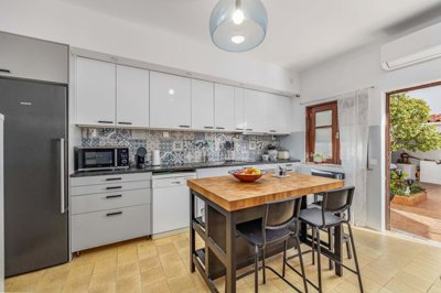 2419-354069-d4a7072701644bd18f6c9ffe77b802fa4