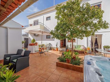 2419-354069-d4a7072701644bd18f6c9ffe77b802fa4