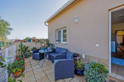 2419-152834-d4a7072701644bd18f6c9ffe77b802fa4