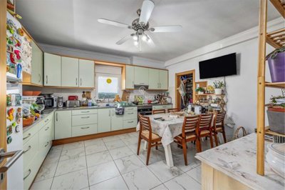 2419-152834-d4a7072701644bd18f6c9ffe77b802fa4