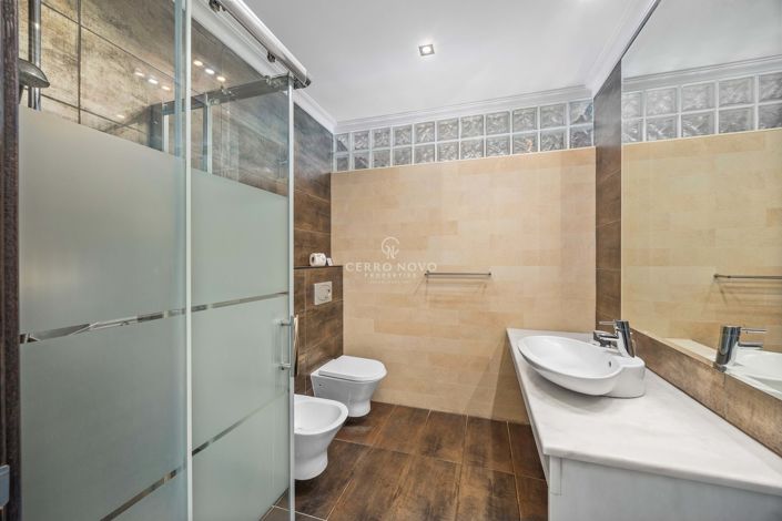 Image No.18-4 Bed Villa for sale