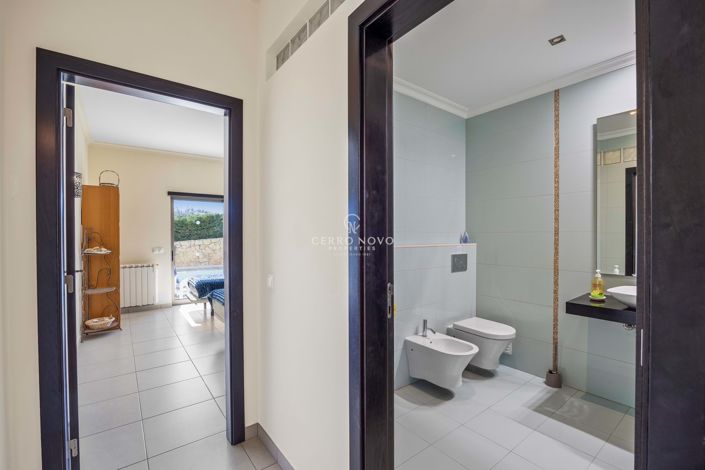 Image No.22-4 Bed Villa for sale