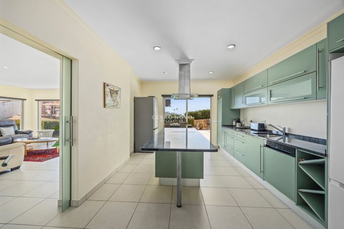 Image No.27-4 Bed Villa for sale