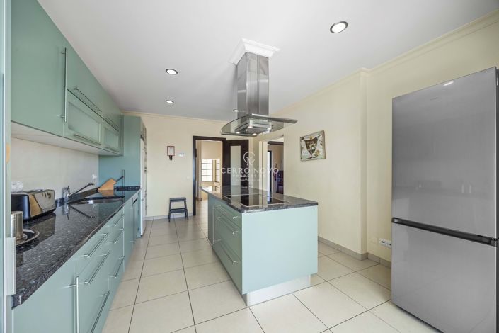 Image No.28-4 Bed Villa for sale