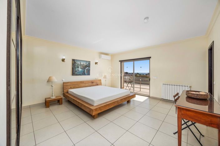 Image No.4-4 Bed Villa for sale