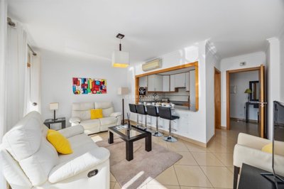 2419-366476-d4a7072701644bd18f6c9ffe77b802fa4