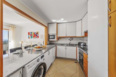 2419-366476-d4a7072701644bd18f6c9ffe77b802fa4