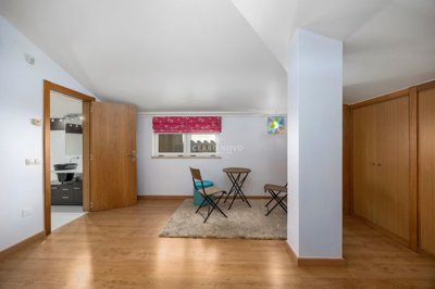 2419-371953-d4a7072701644bd18f6c9ffe77b802fa4