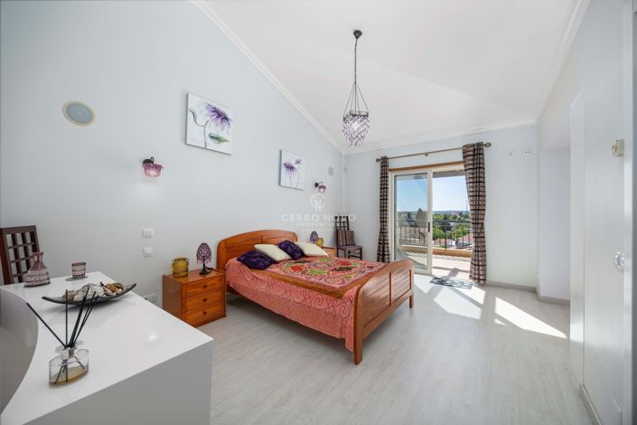 Image No.2-4 Bed Apartment for sale