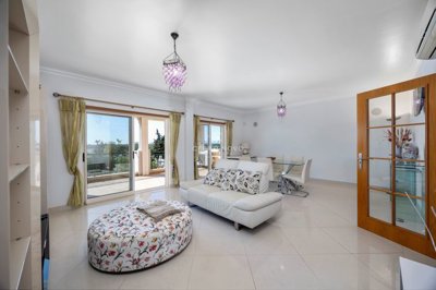 2419-371953-d4a7072701644bd18f6c9ffe77b802fa4