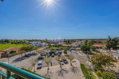 2419-371953-d4a7072701644bd18f6c9ffe77b802fa4