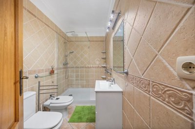 2419-371954-d4a7072701644bd18f6c9ffe77b802fa4