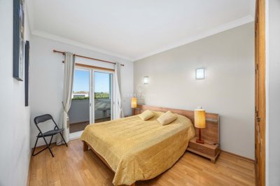 2419-371954-d4a7072701644bd18f6c9ffe77b802fa4