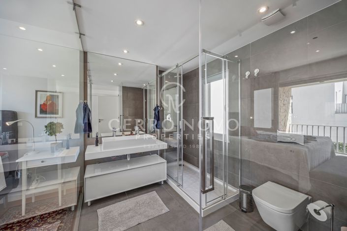 Image No.18-3 Bed Townhouse for sale