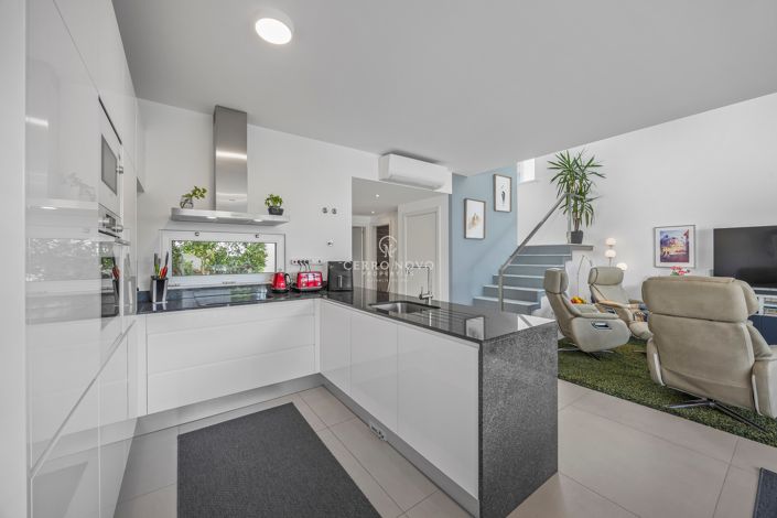 Image No.7-3 Bed Townhouse for sale