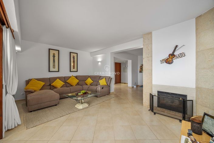 Image No.10-3 Bed Apartment for sale