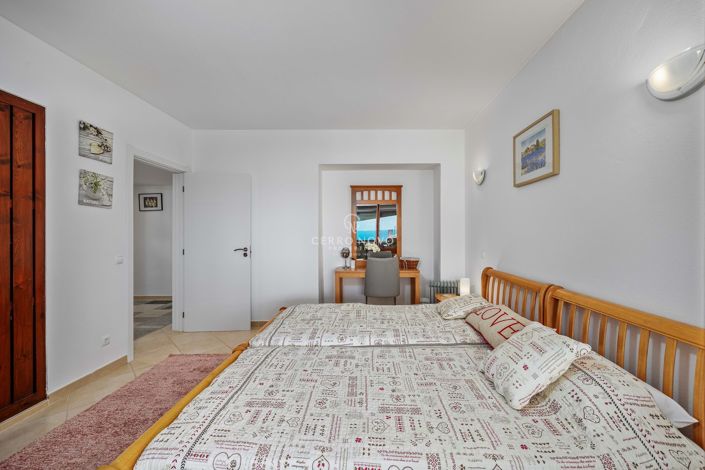 Image No.15-3 Bed Apartment for sale