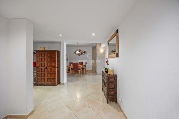 Image No.20-3 Bed Apartment for sale