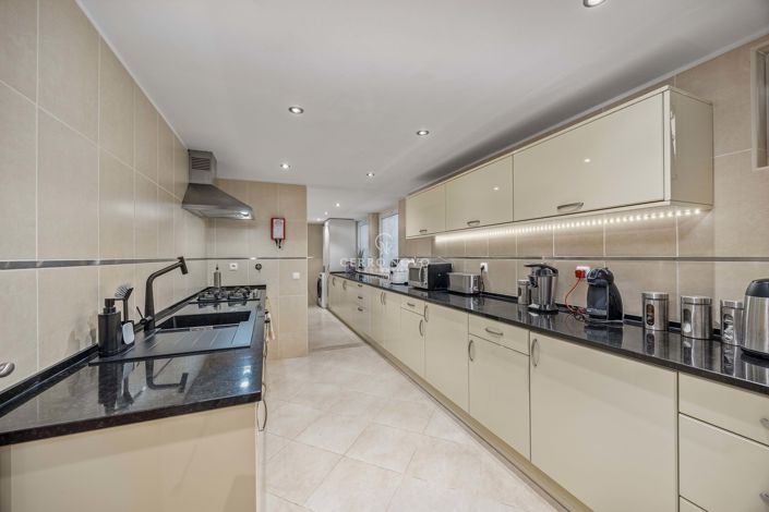 Image No.4-3 Bed Apartment for sale