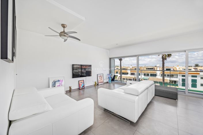 Image No.21-2 Bed Apartment for sale