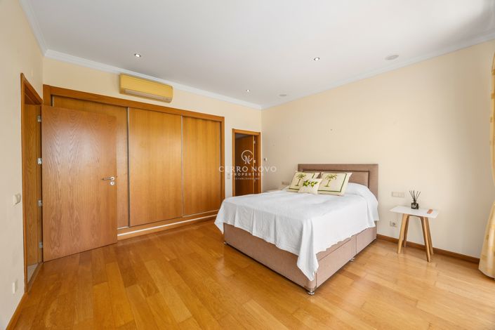 Image No.25-4 Bed Villa for sale