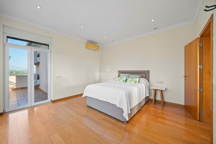 Image No.26-4 Bed Villa for sale