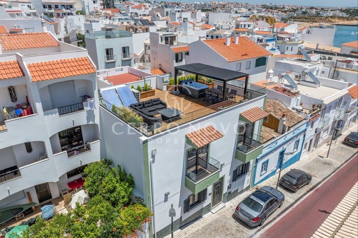 Image No.29-3 Bed Townhouse for sale
