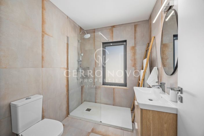 Image No.12-3 Bed Villa for sale