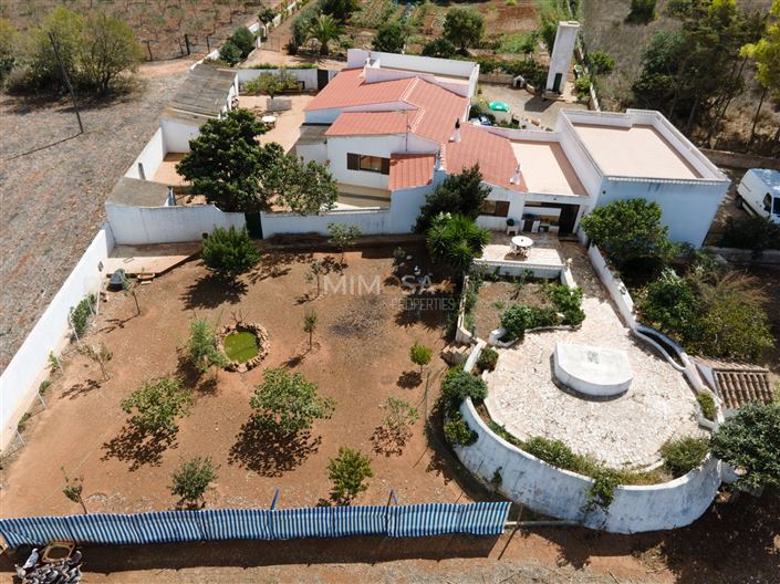 Image No.2-3 Bed Farmhouse for sale