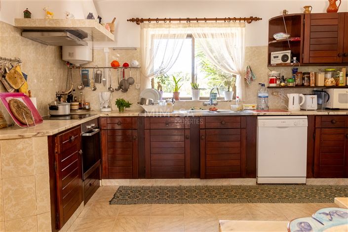 Image No.11-3 Bed Farmhouse for sale