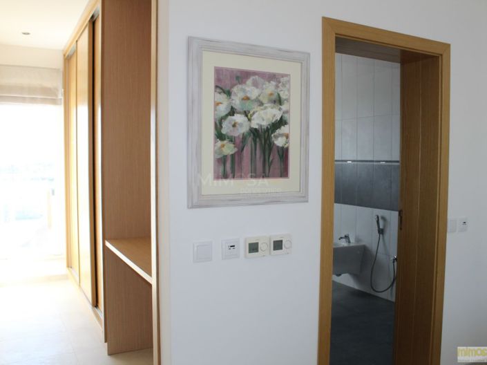 Image No.12-4 Bed House for sale