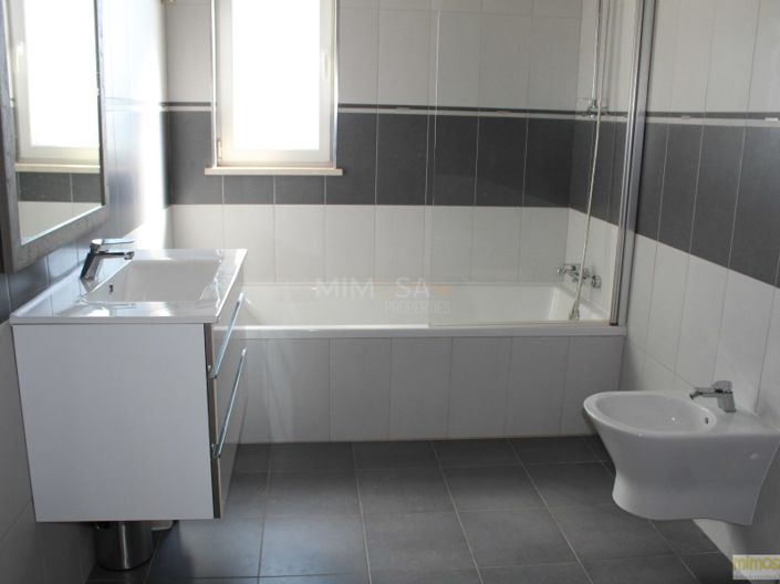 Image No.13-4 Bed House for sale