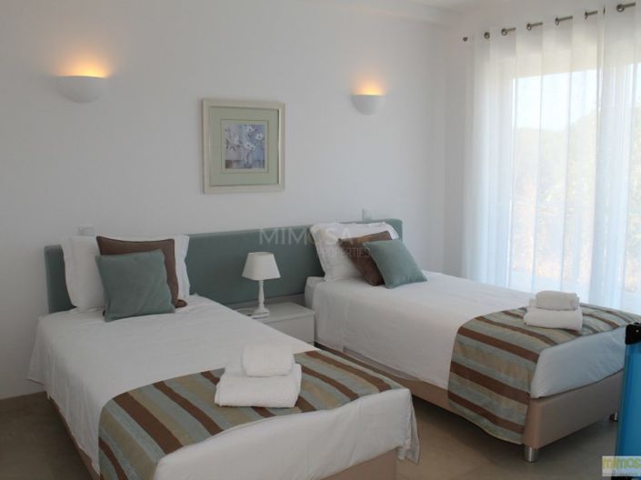 Image No.14-4 Bed House for sale